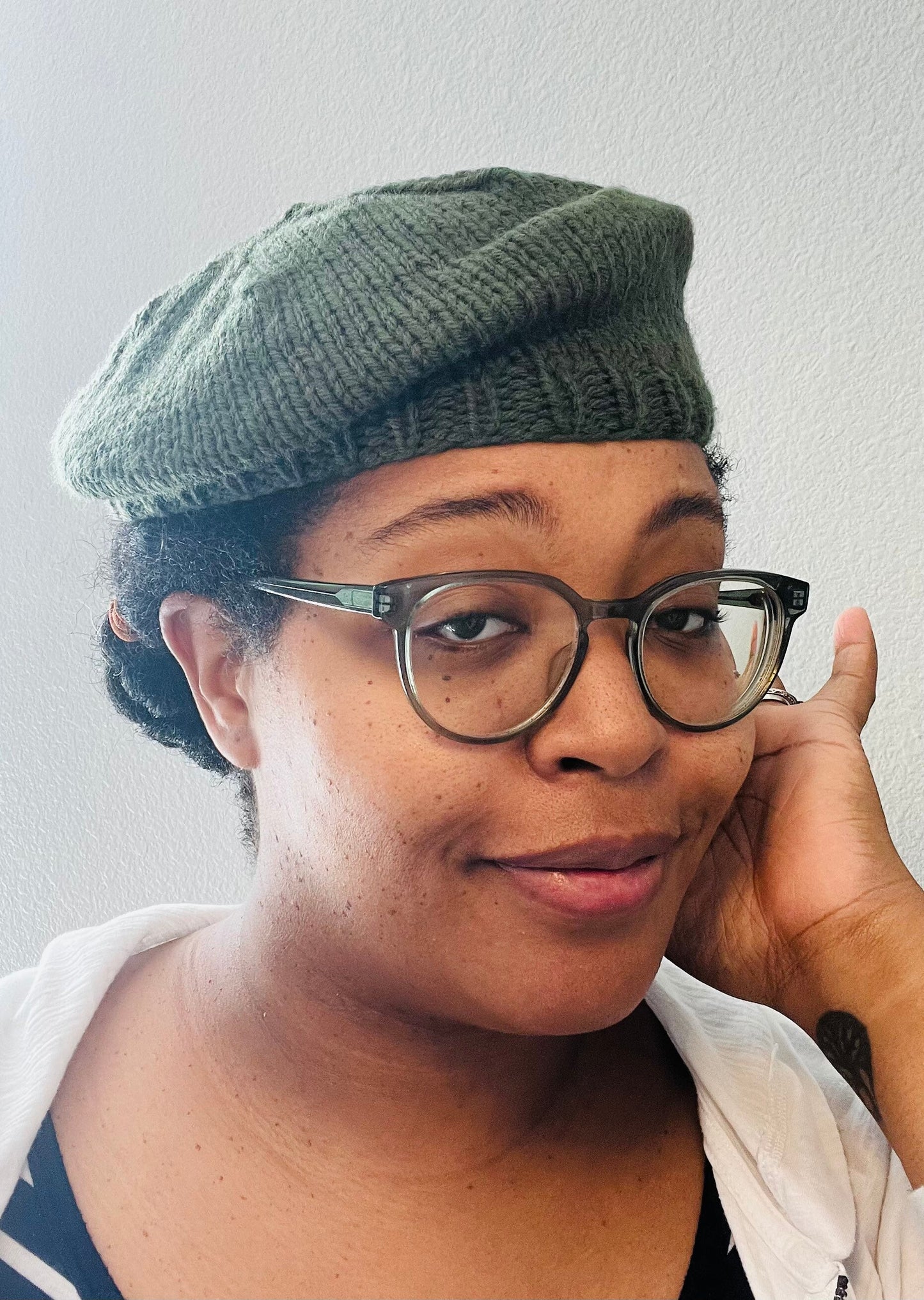 Hand Knit Beret / Army Green / knitted beret / handmade / Free Shipping