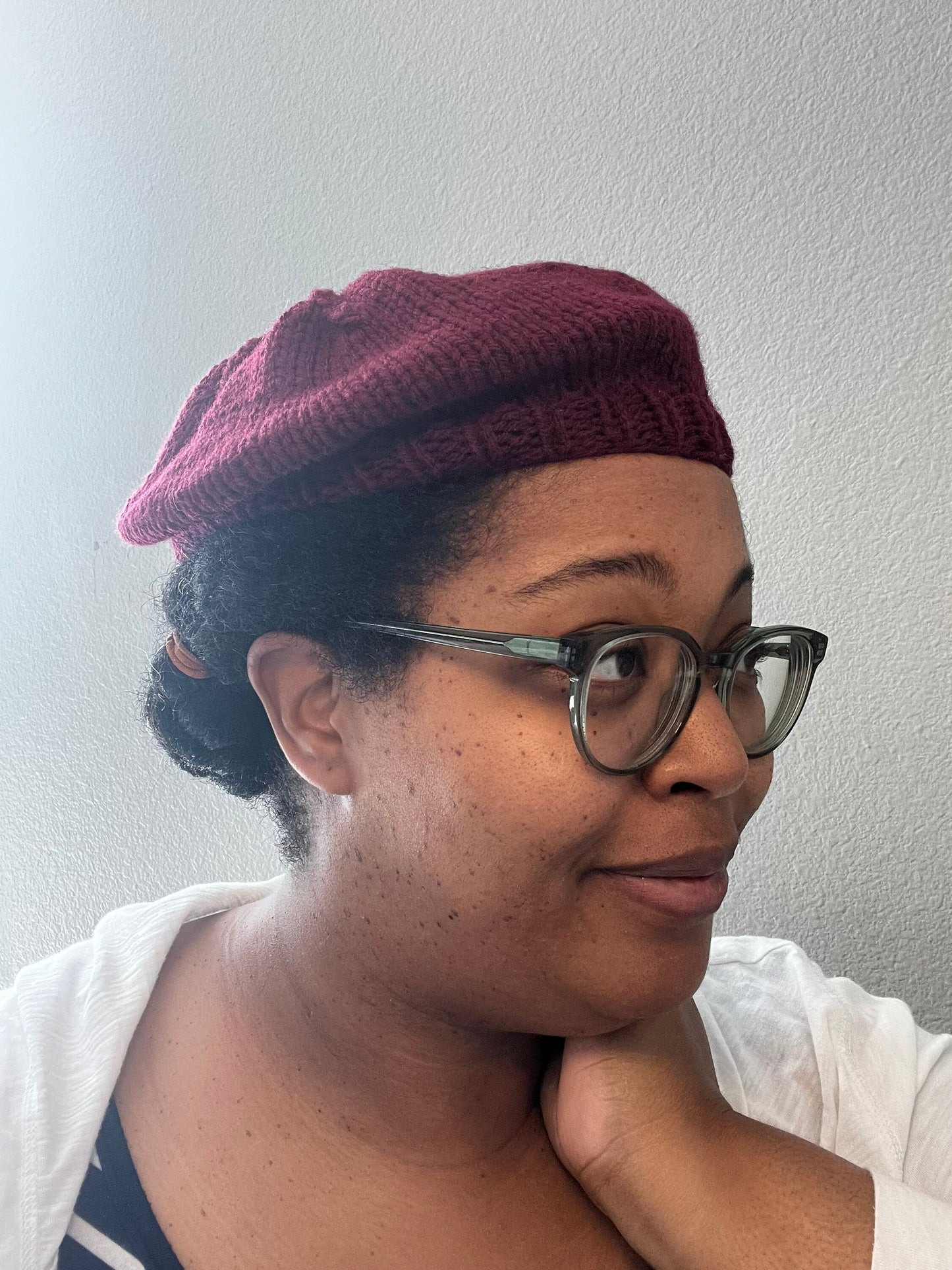 Hand Knit Beret / Burgundy / knitted beret / handmade / Free Shipping