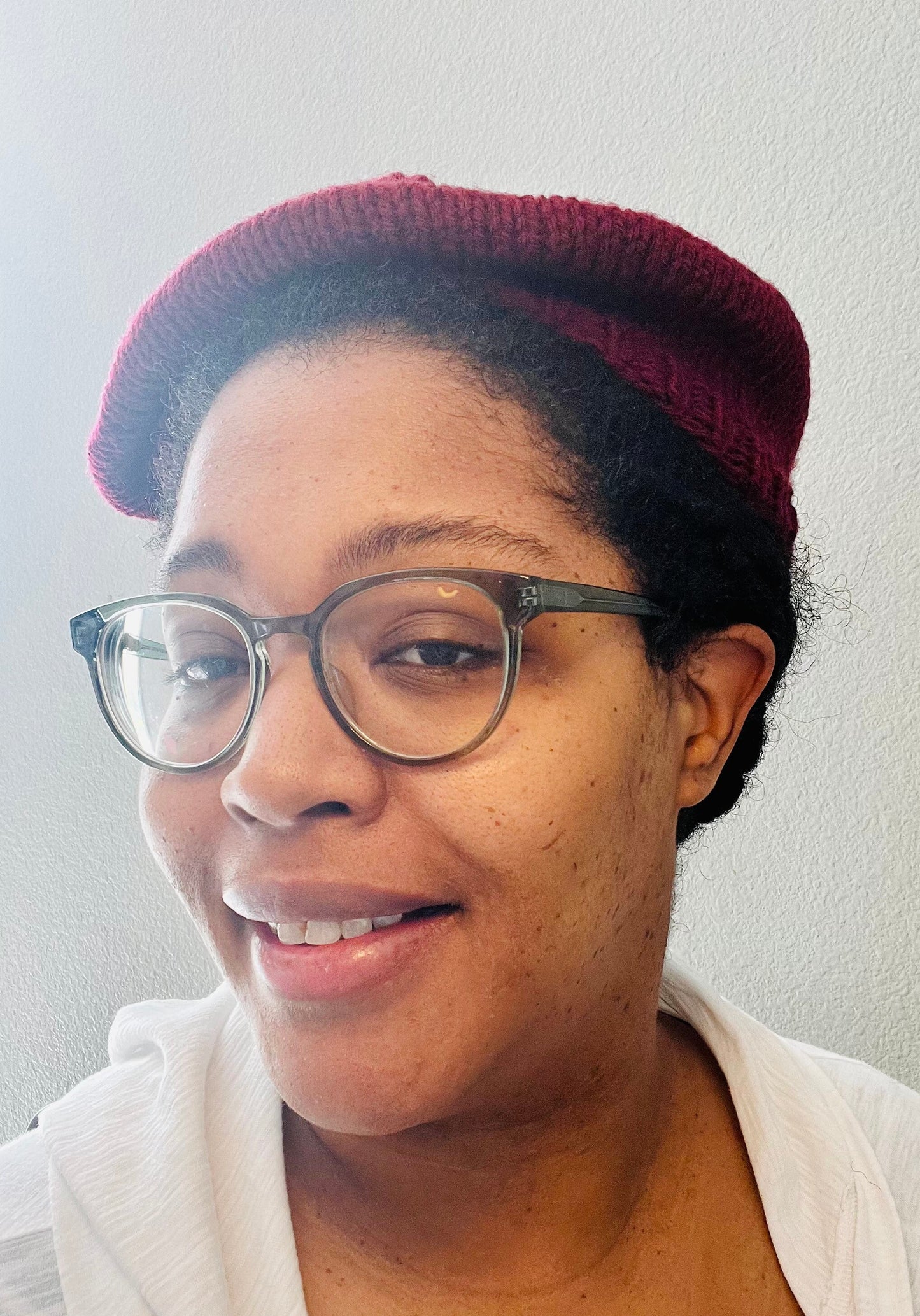 Hand Knit Beret / Burgundy / knitted beret / handmade / Free Shipping