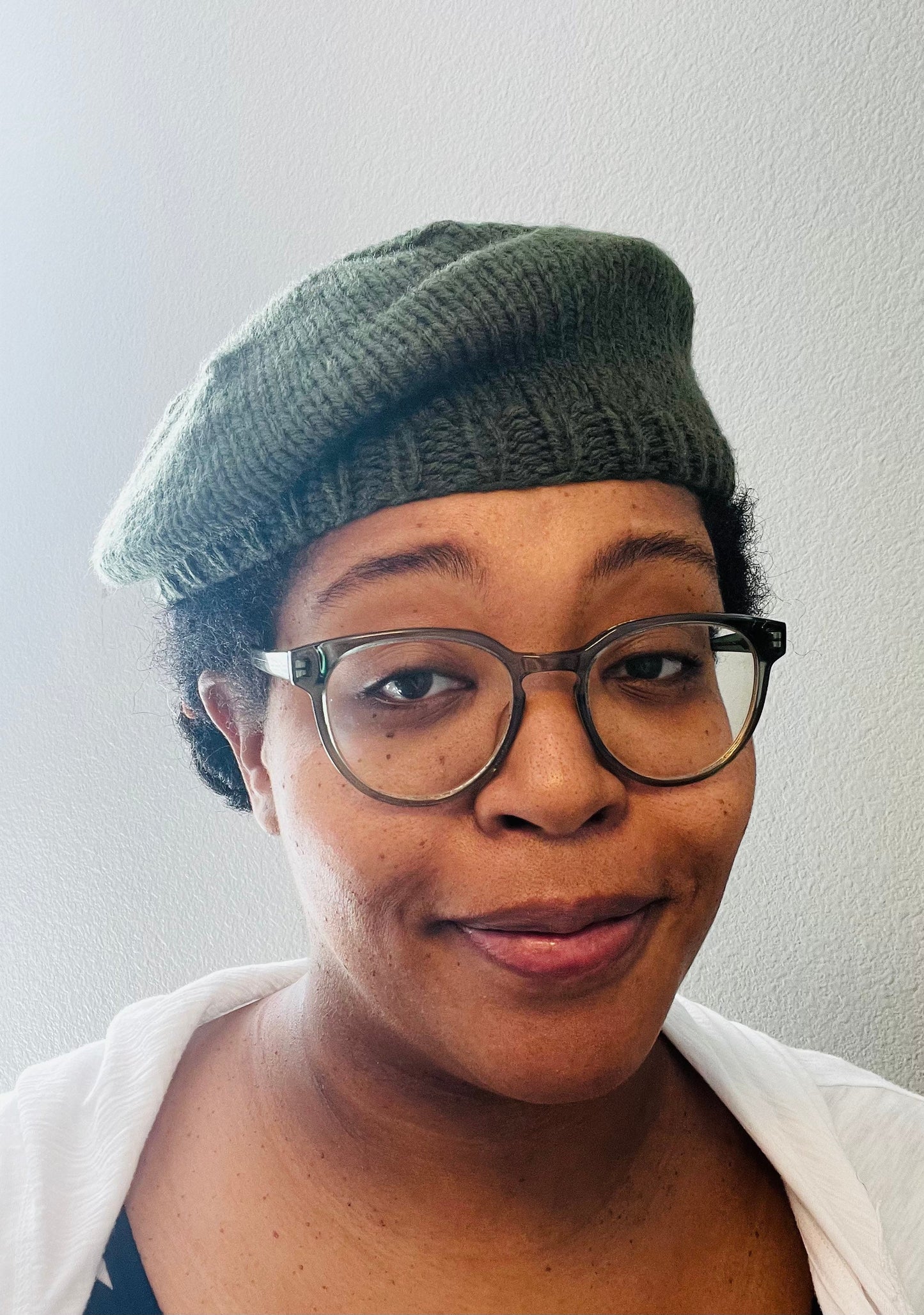 Hand Knit Beret / Army Green / knitted beret / handmade / Free Shipping